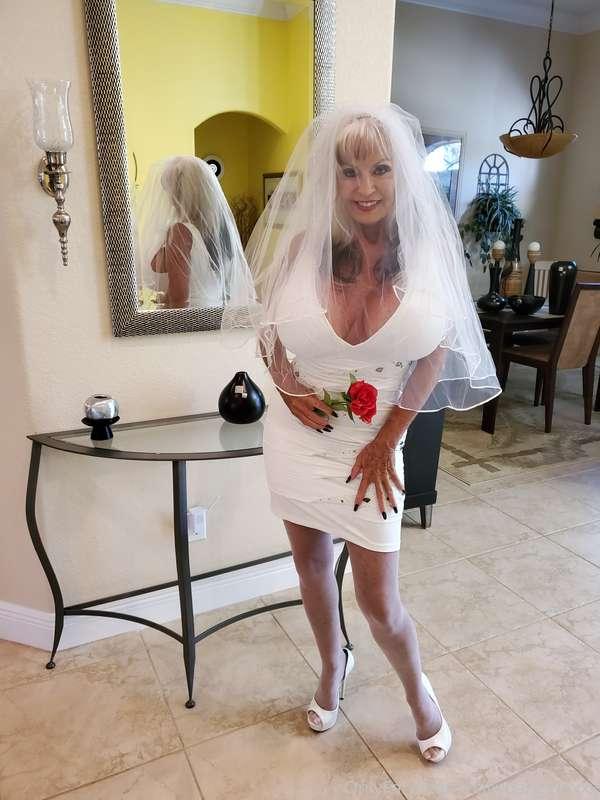 Don't you wonder who she suckered into marriage now..this mi..
