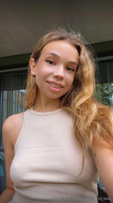 🔥𝗙𝗥𝗘𝗘 𝗢𝗡𝗟𝗬 𝗡𝗢𝗪🔥@lili_corinne This cutie loves to moan sweetl..