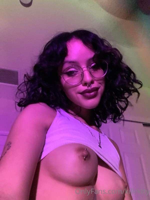 logging off early tonight, will respond to dms tmrw ! 💞
good..