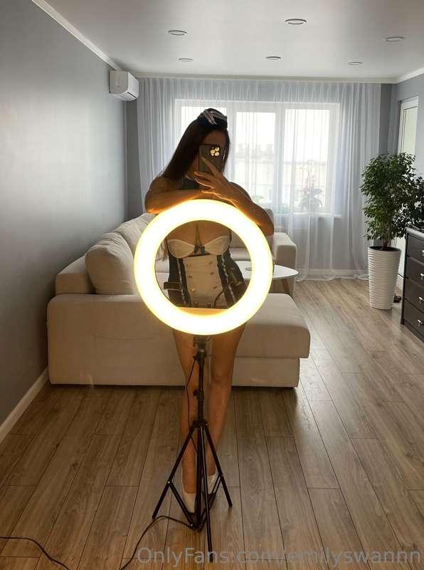 How do you like my new lamp? 😜 This equipment will help me d..