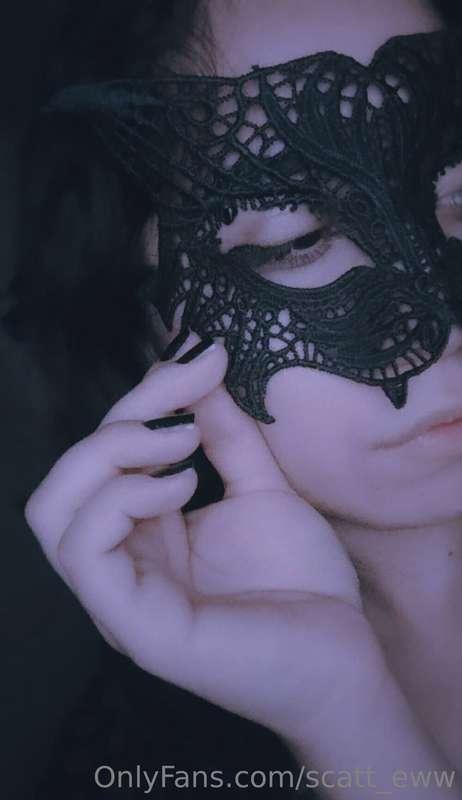 Do you want to warm up your body by looking at mine? 🔥❄️🖤🖤