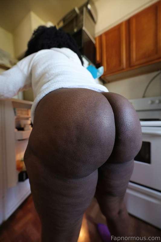 Slap it? 

🤭😋😍