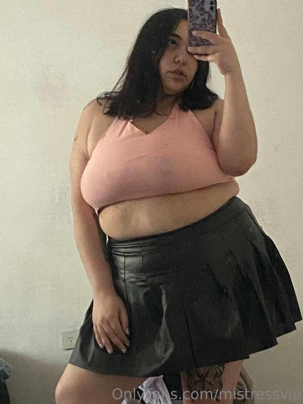 Dressed to make you cheat on her