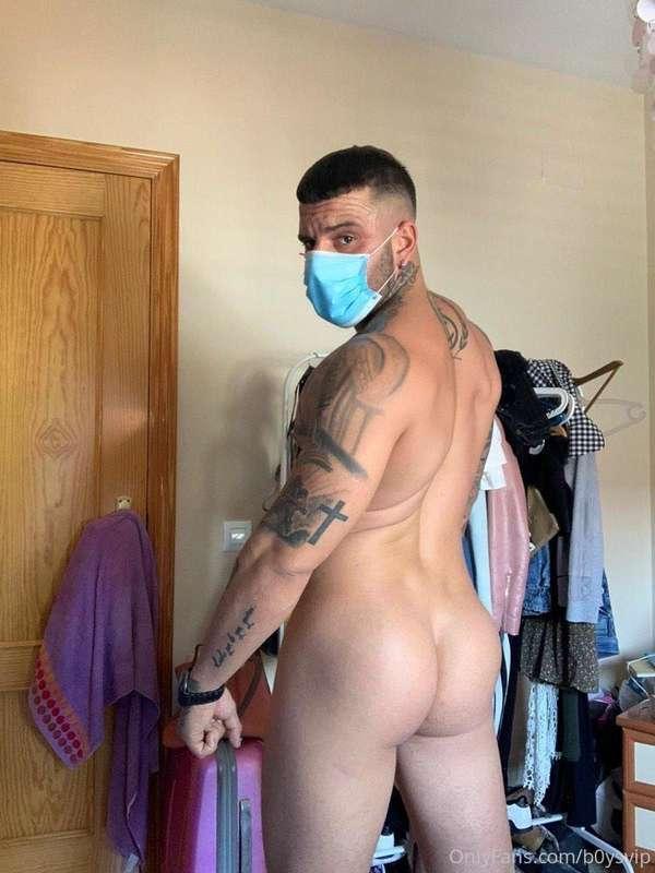 I cover my mouth for the covid and uncovered my ass for you🍑..