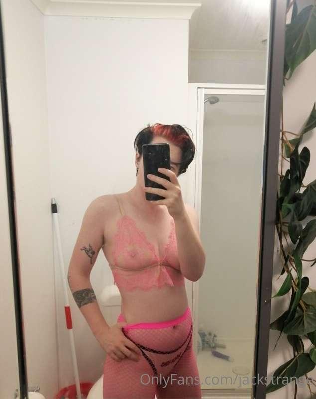 This femboy is Pretty in pink to match my nipples