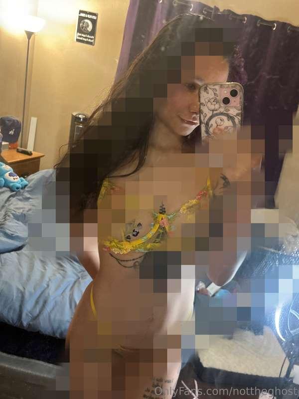 from the front or the back? 🤭💛vote in the poll for a free nu..