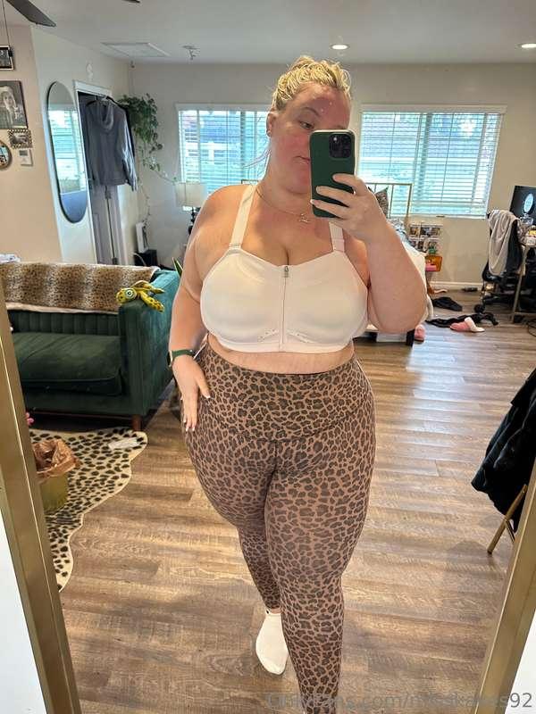 Just got back from the gym gonna make some new content for y..