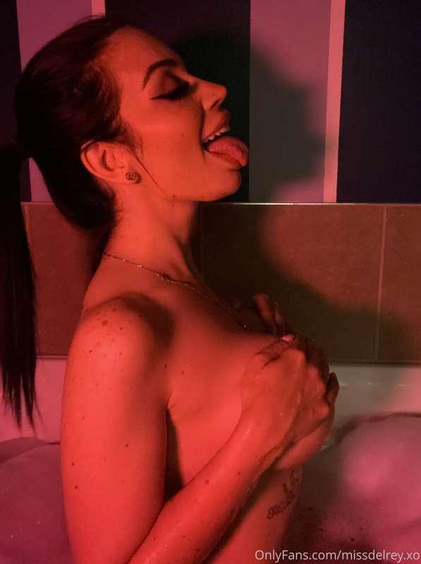ok, so we start the day by doing bad things 😈 i tease and ta..
