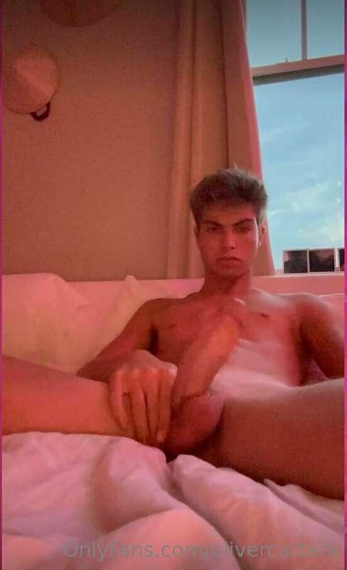 Would you prefer to suck or fuck?😈