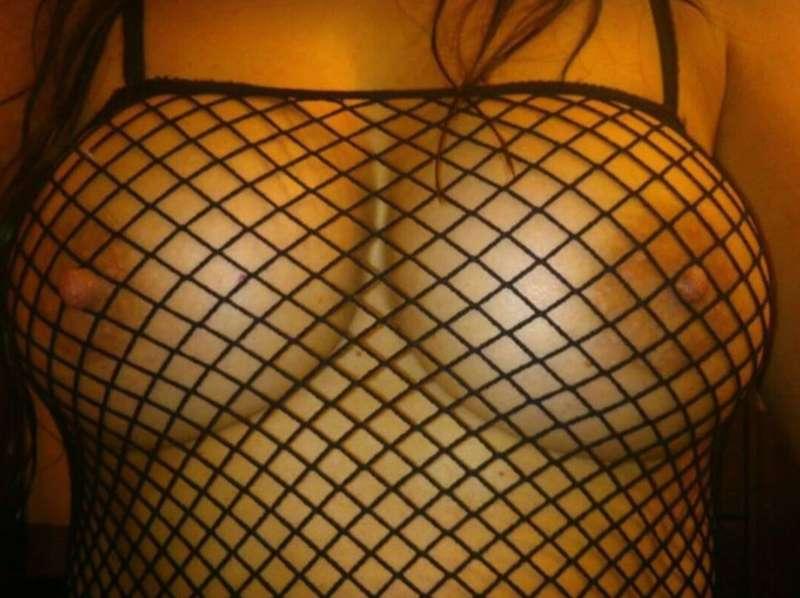 Hi i am clara -domina. I send you my test and picks.
I am Cl..