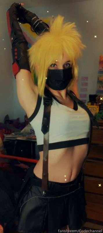 Tummy Shots 🎉 I'll probably try and style the wig, and do a more official set with this outfit sometime next week 🤔 Whatcha think wig or no wig for a Tifa set? 
#trans #transgirl #transgender #fluid #femboy #cosplay #Cloud #Tifa #FF7