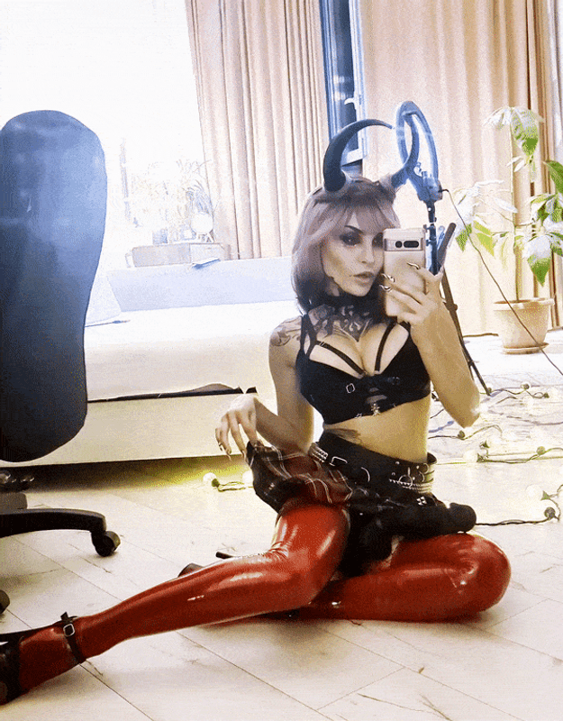 My dear, would you like to see what's under my skirt?🥰🥰😏

#fyp #strapon #petite #body #naughty #tattoo #gamer #sexy #mistress #femdom #pussy #footfetish #domme #mommy #goddess #boobs #butt #switch #facesitting #ass #boss