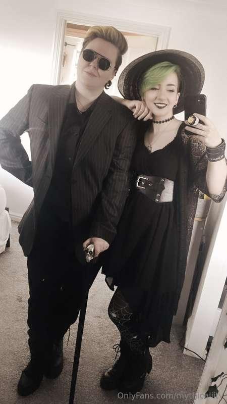 Happy New Year/Hogmanay from me and Eddie! 

I hope you all ..