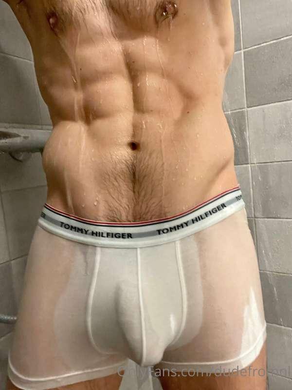 Who loves my wet dick? 💦