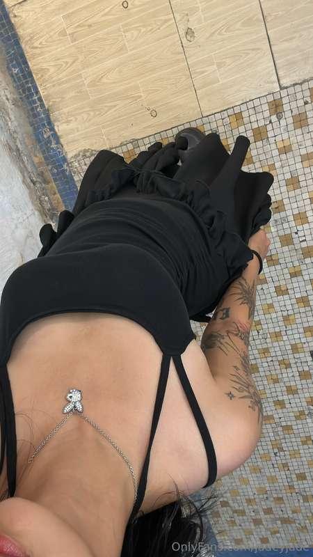 feeling kinda sexy of my outfit today hehe