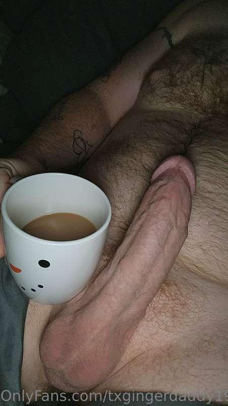 Drinking my coffee in bed 🤎 Good morning lovers 💛 Hope you a..