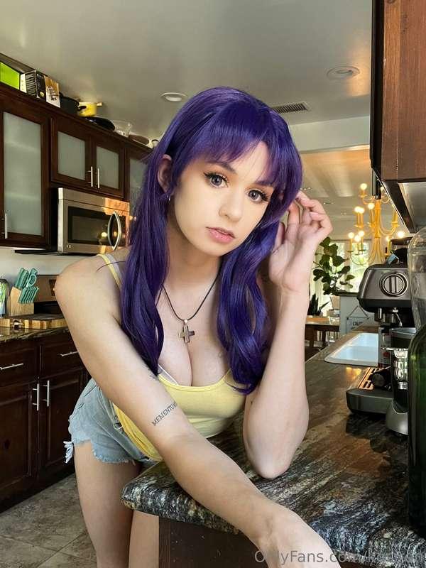Would you share a drink with Misato??

HIIIII im sorry ive b..