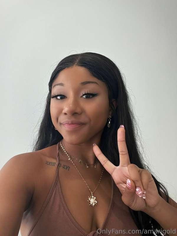 I'm bored... tell me a secret 🥰