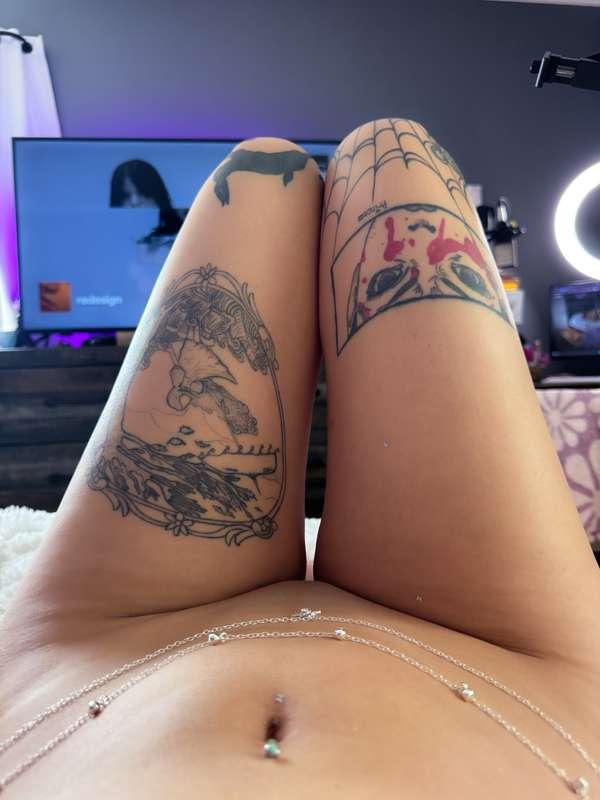 Opening my legs for you 😇