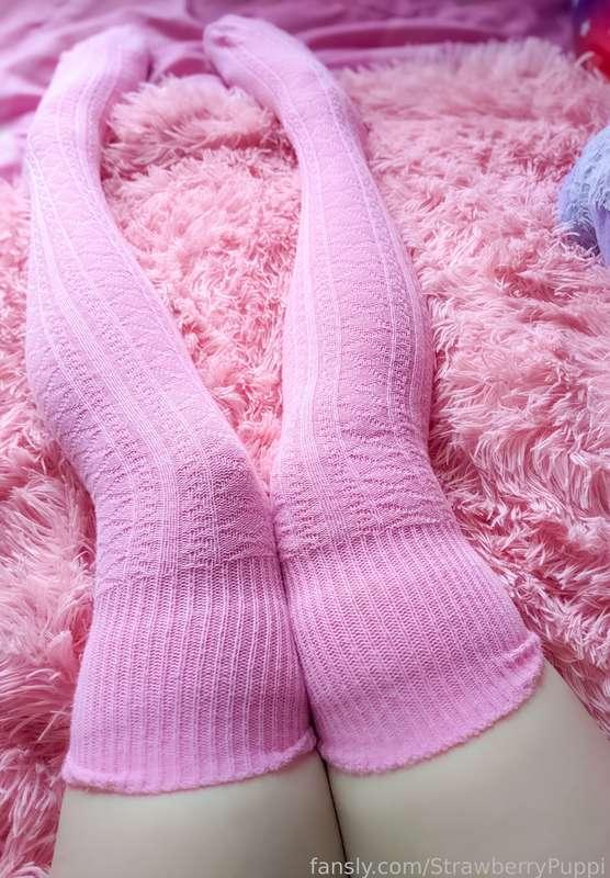 𓊆♡𓊇 sockies !! i have so many at dis point.. i wanna know what ones r ur favorite!!! :3 PLEEEEEZ ! 




















#fyp #socks #amateur #pussy #cute #pink #young #feet