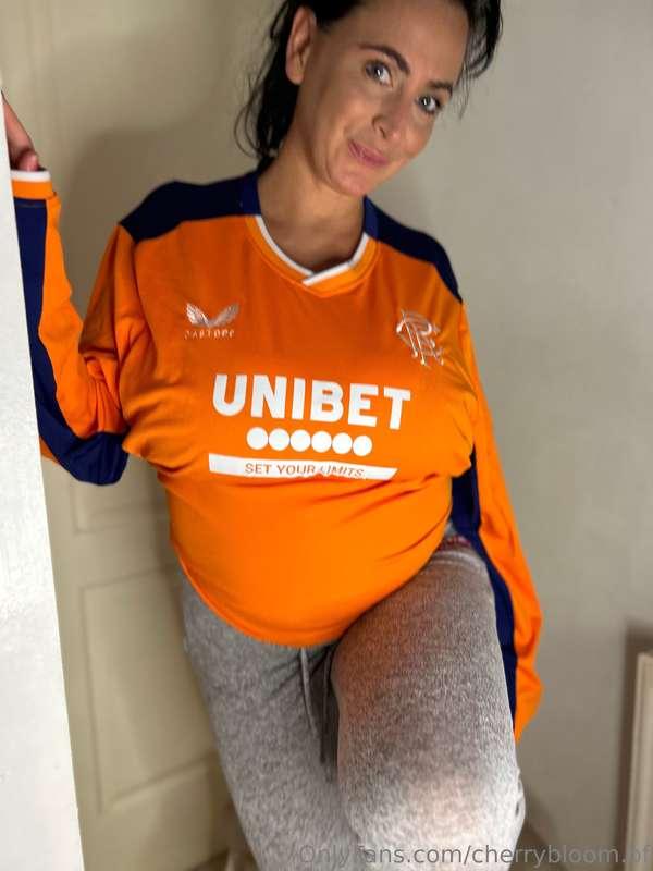 Im just here waiting for you to message me 🤭