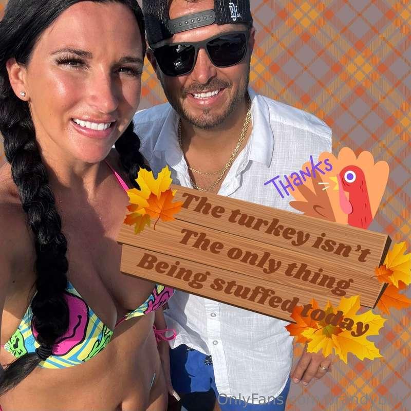 Happy Thanksgiving!! 🦃To show how thankful we are for each o..