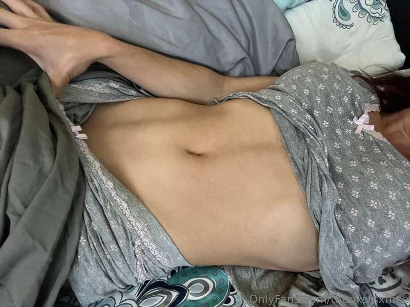 morning tummy (i’m on the west coast rn and just woke up)