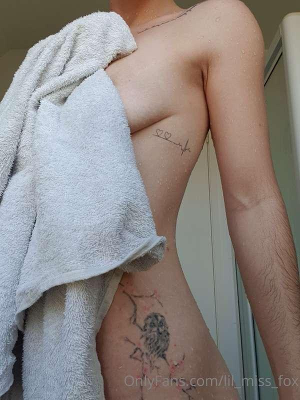 Watch all my sexy shower videos and tell me your favourite 
..