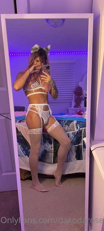 Photo dump🙈 my skin is starting to hold the tan again 🙈☺️🤤 s..