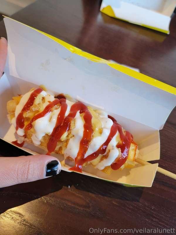 Got a cheese dog today about to make the last push to get th..