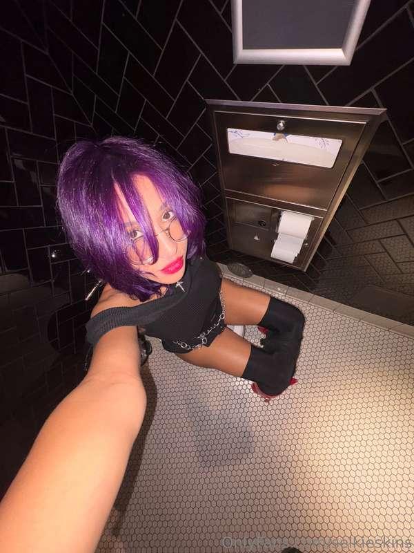 Your goddessNeeds a new seat
