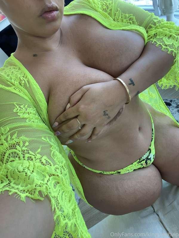 Should I be more naughty or nice for you this week?😋