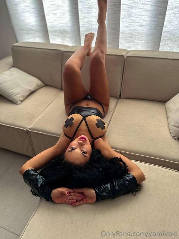 💋 FREE SUB👉 @miss.nayla🔥🔥 She’s naked, online, and waiting f..
