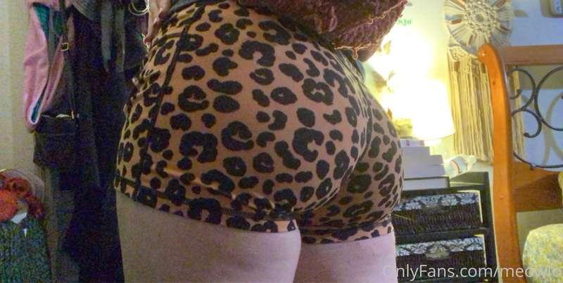 These new shorts I got really make my booty look nice 💕 I’m ..