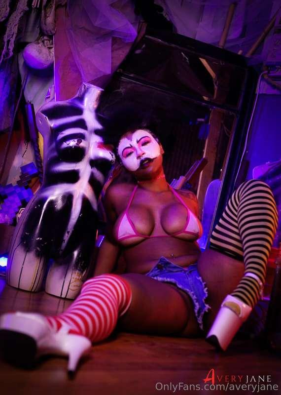 Come closer if you dare...