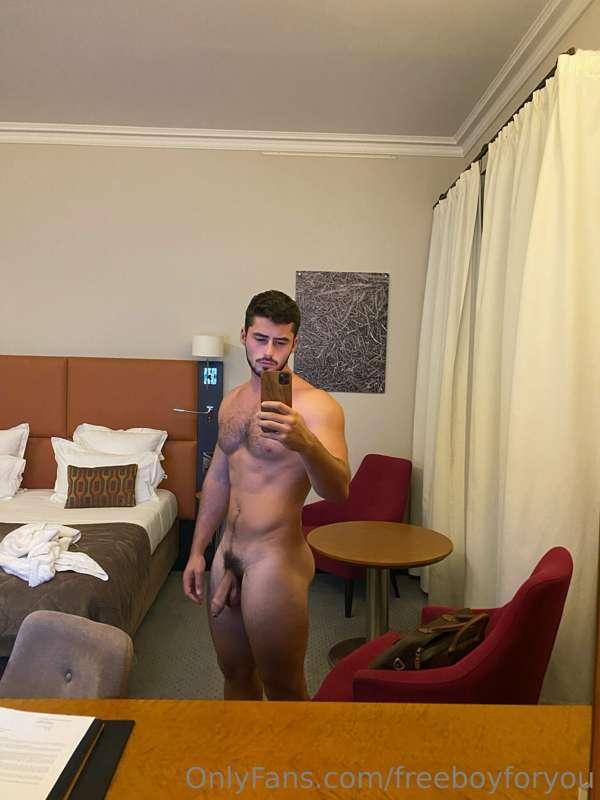 If you have to chose only one, dick or face ?