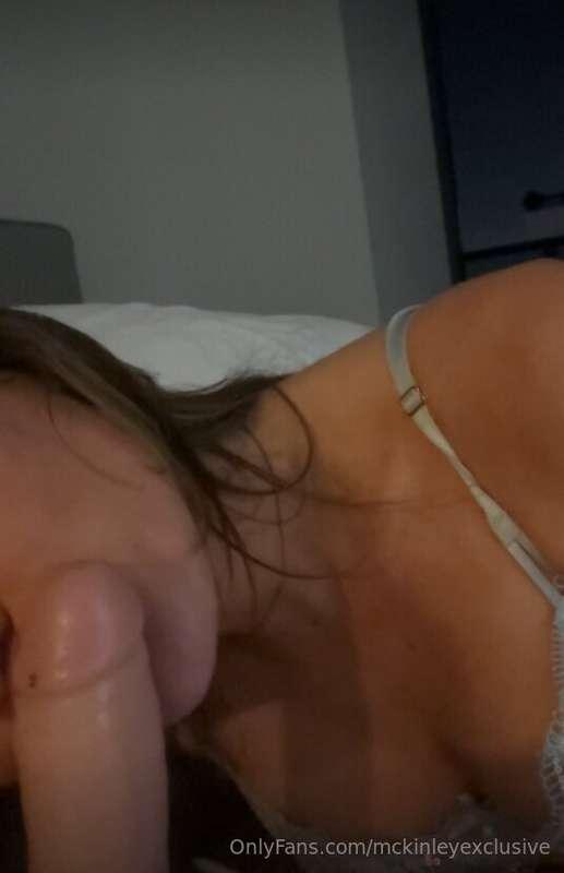 How do you want me to suck your cock? 💦 Send me "🍆" and i'll..