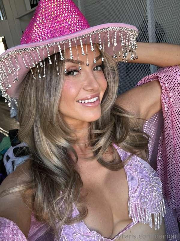 Forever a pink girl 💖💕💗