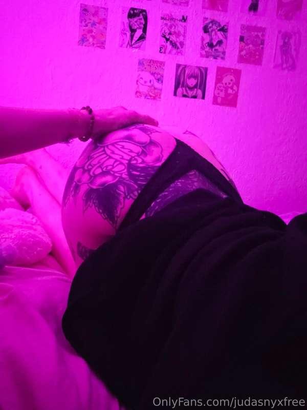 got some filthy b/g videos coming up v soon $6 FOR A LIMITED..