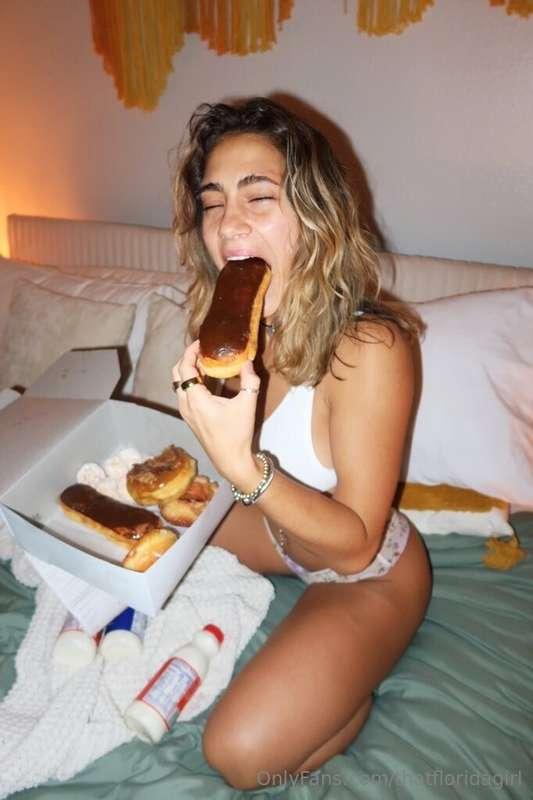life is about balance .. and ya girl lovesss her some desser..