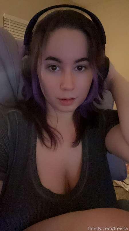 selfiessss and a video of me being dumb 💜