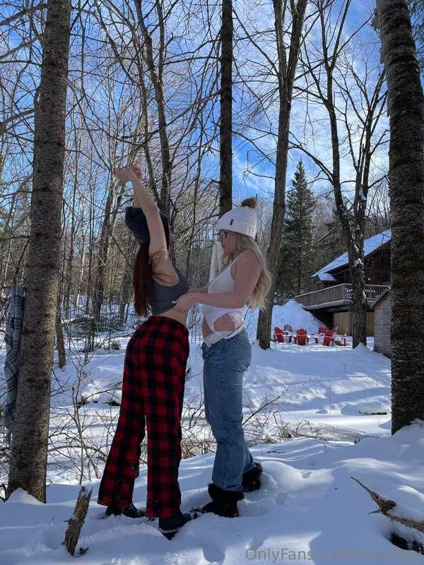 Just helping each other undress a little 😉