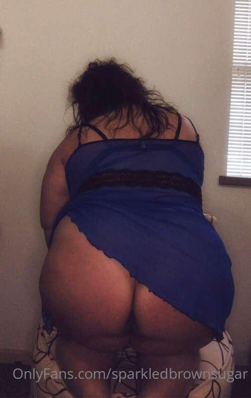Hump day is still going on 🍑🍑