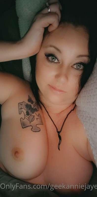 geekanniejaye image #0