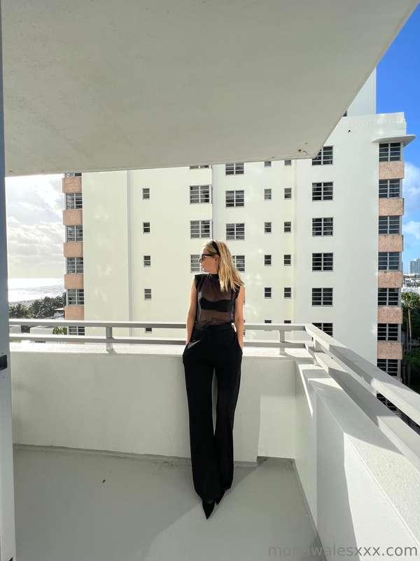 Enjoying the Miami sun, but I can’t decide… Should I keep th..