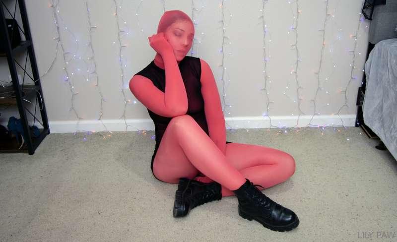 One sided pics ahah
Red encasement with mesh dress <3