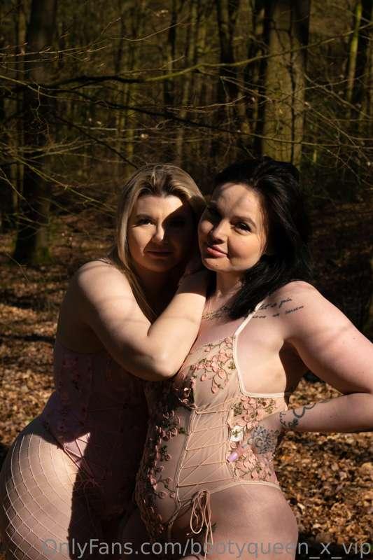 Would you wanna find us in the woods?! @summerbrookexox