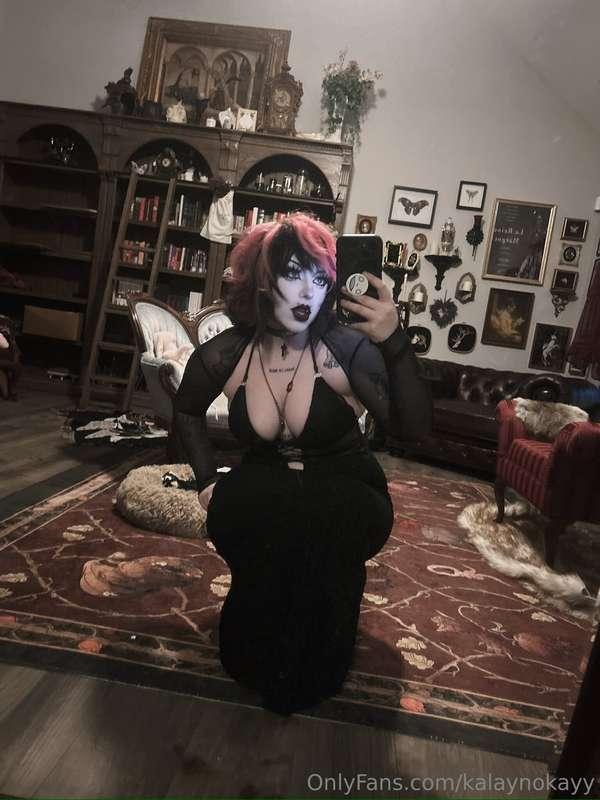 ready for your dommy mommy hump day fun? 😘