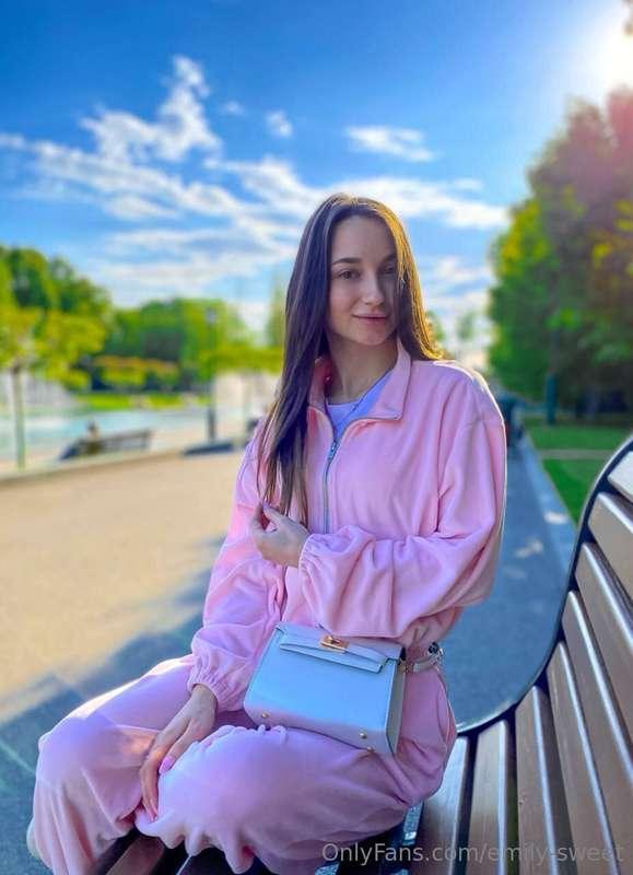 I love when the street smells like spring 🌸🤍