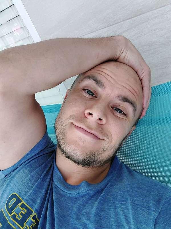 I'm a Scruffy boy, I need to shave.